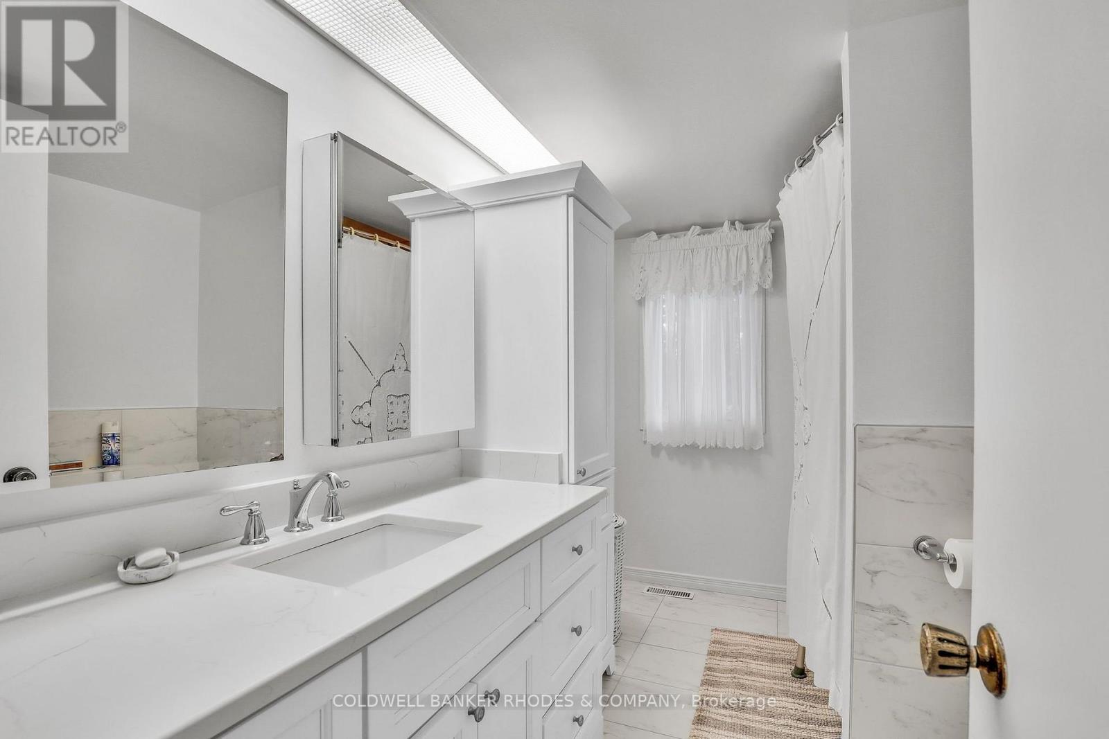 3 Bed, 3 Bath House for Sale in Ottawa – 37 SAMPLE ROAD, Ottawa – MLS# X13552866 - Image 16