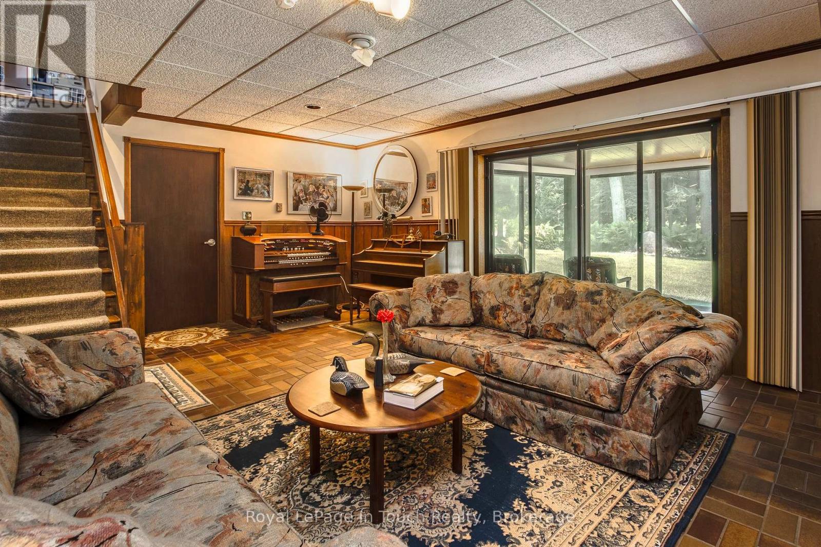 12 LINCOLN AVENUE - 10