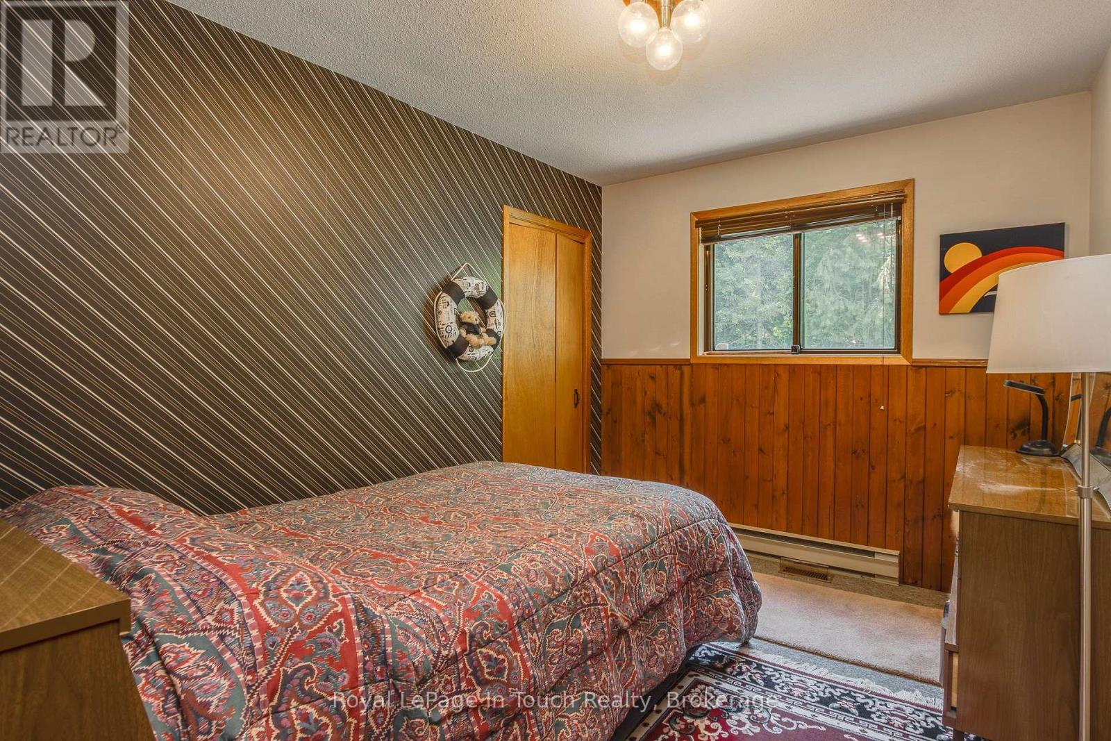 12 LINCOLN AVENUE - 24