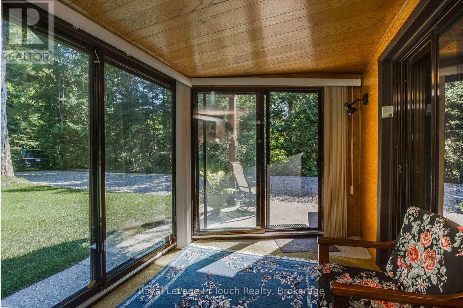 12 LINCOLN AVENUE - 8