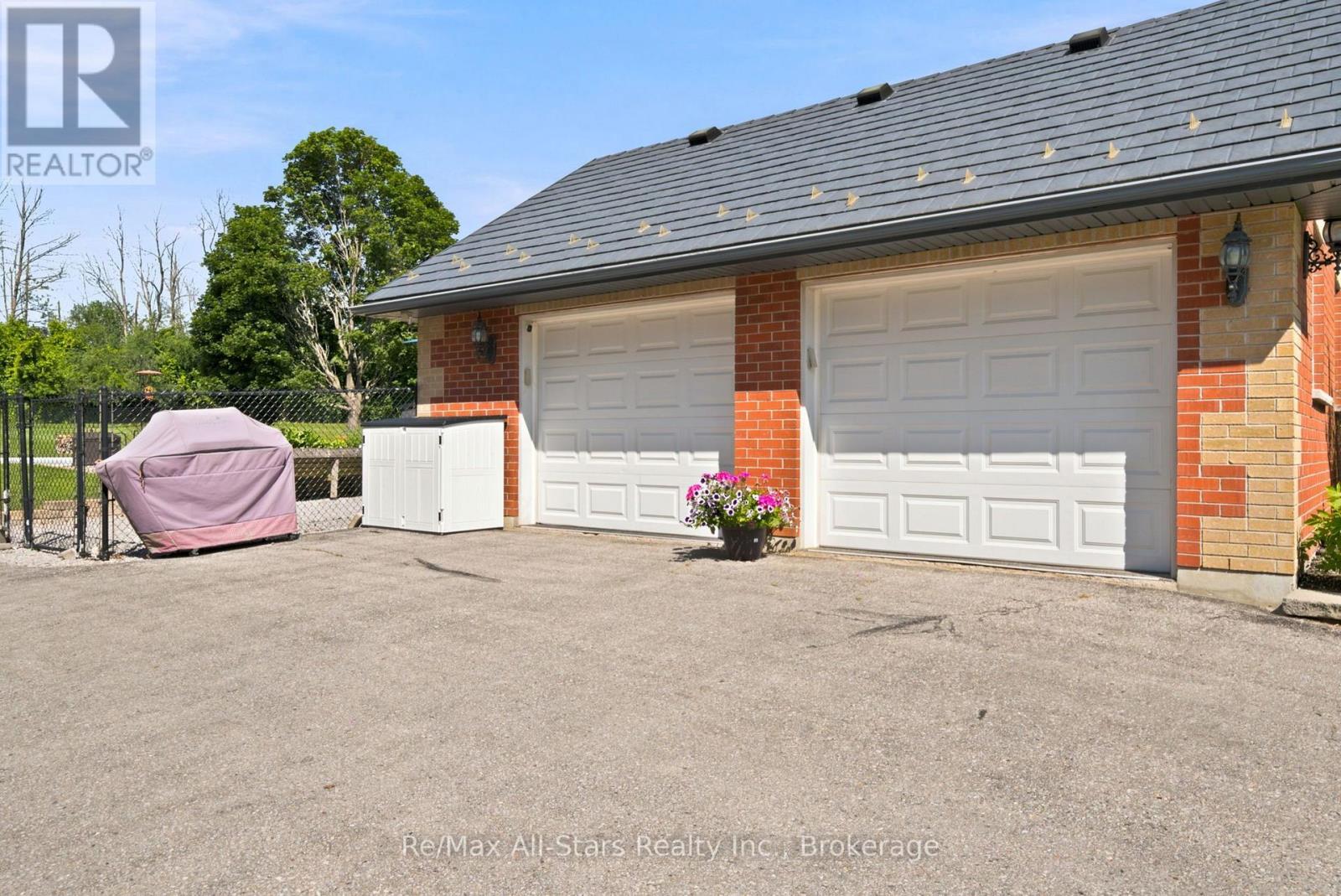 21180 BRUNON AVENUE - 32