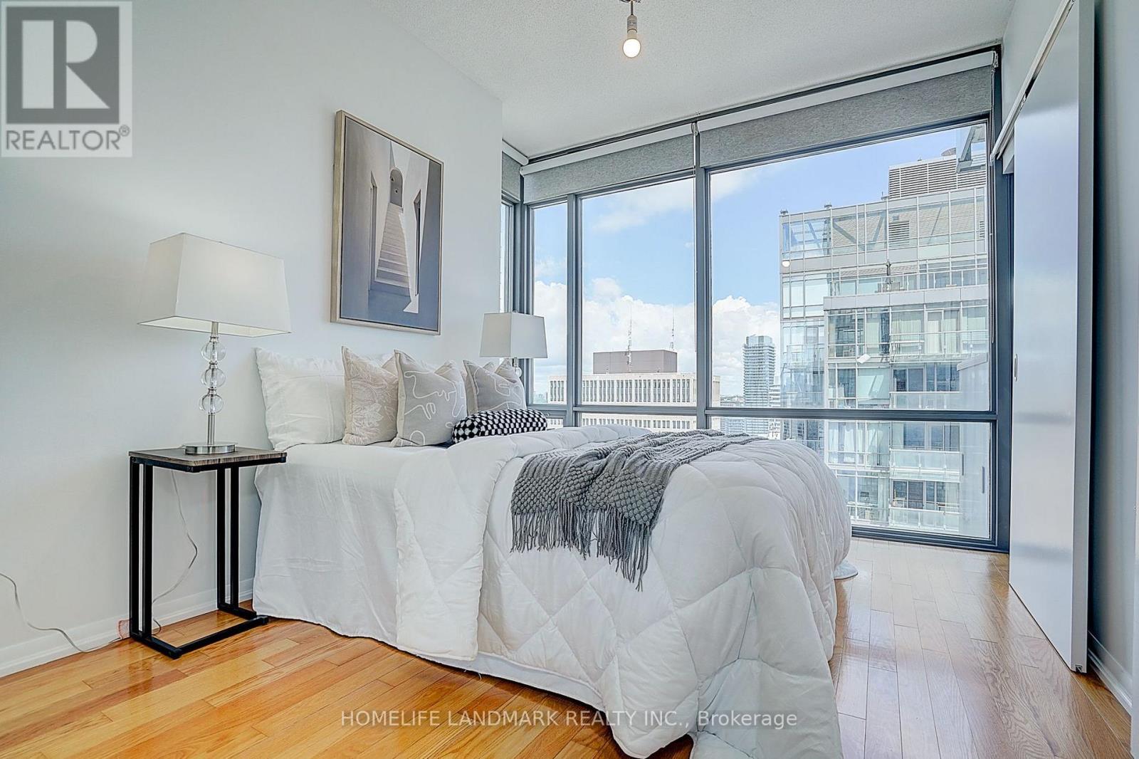 #3301 38 GRENVILLE STREET - 22