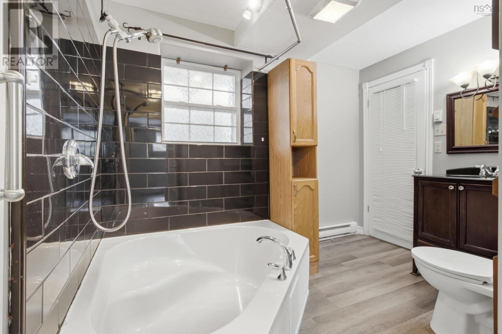 73 Underwood Road - 35