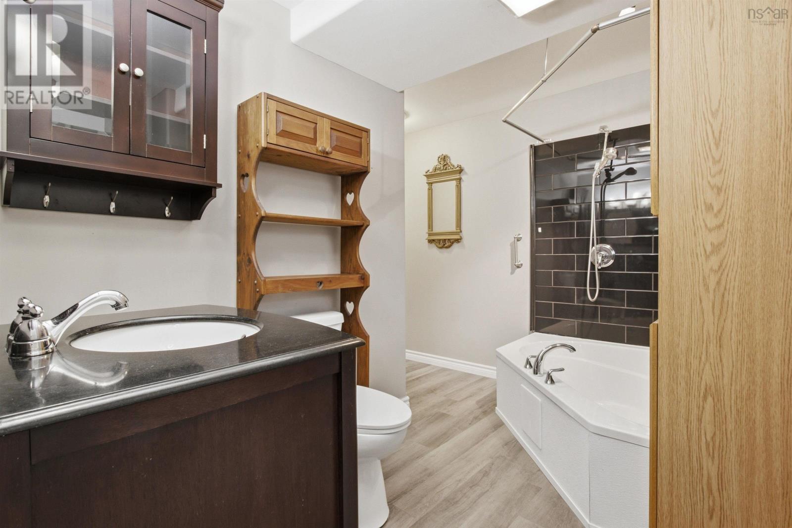 73 Underwood Road - 37