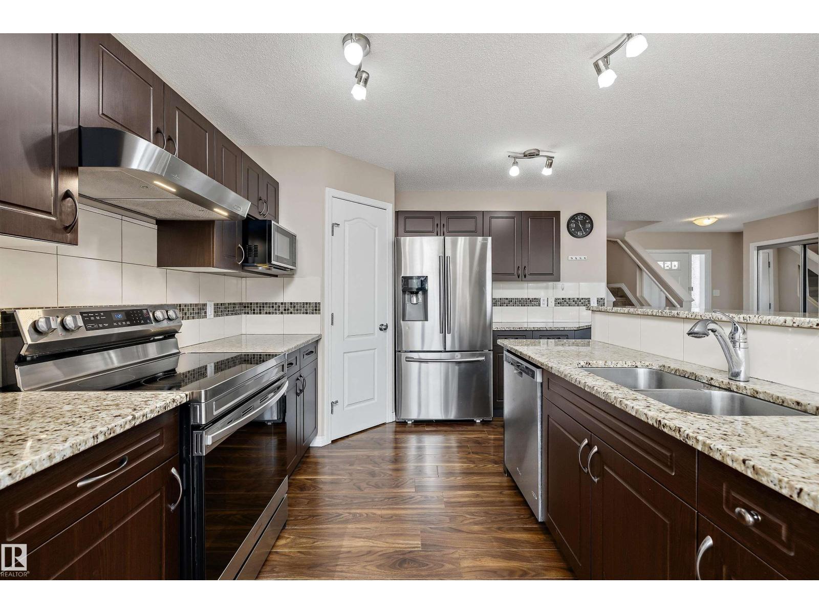 4020 166 AV NW - 15