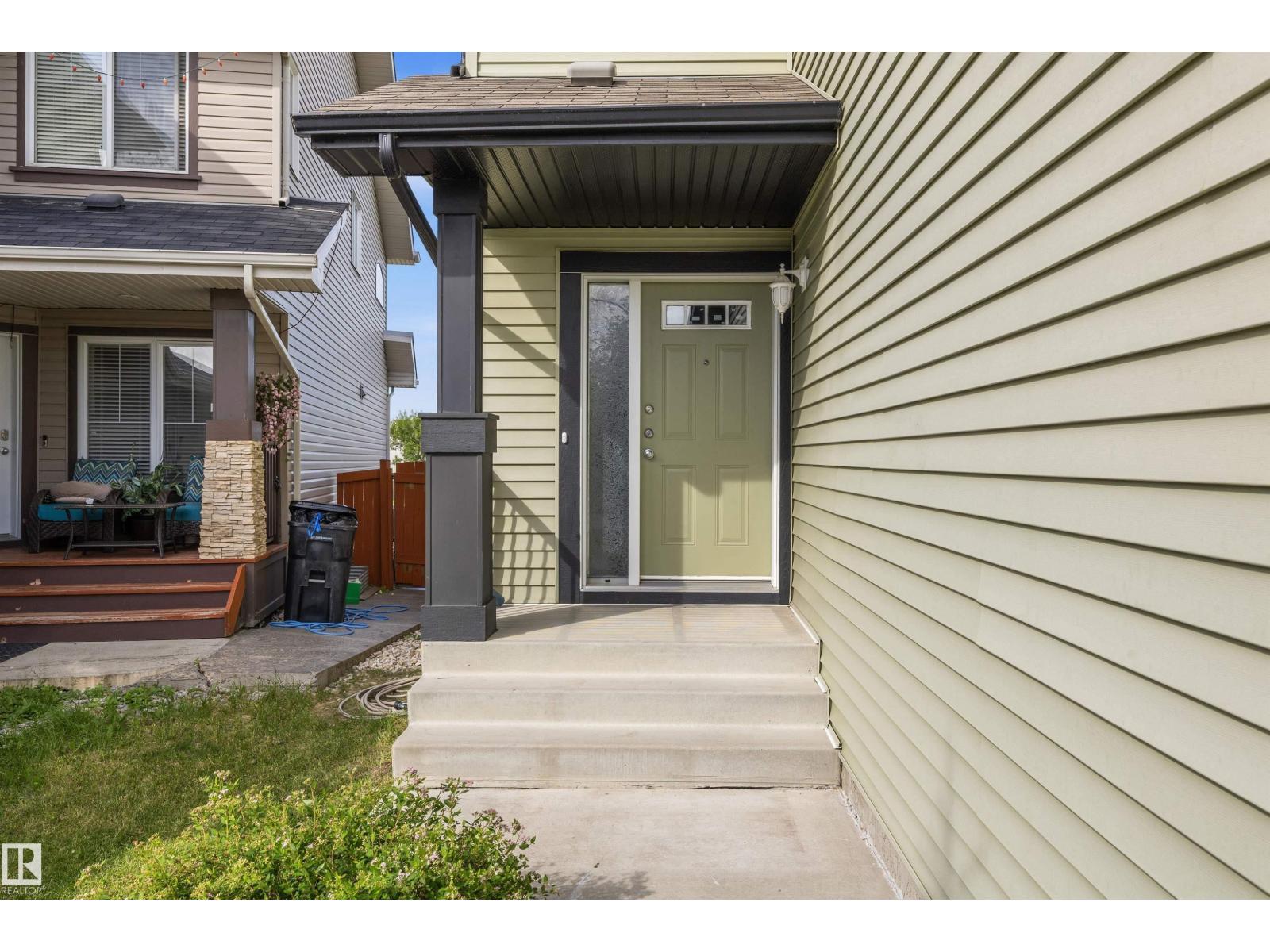 4020 166 AV NW - 4