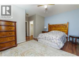 Primary Bedroom - 7630 97a Highway, Mara, BC V0E2K0 Photo 11