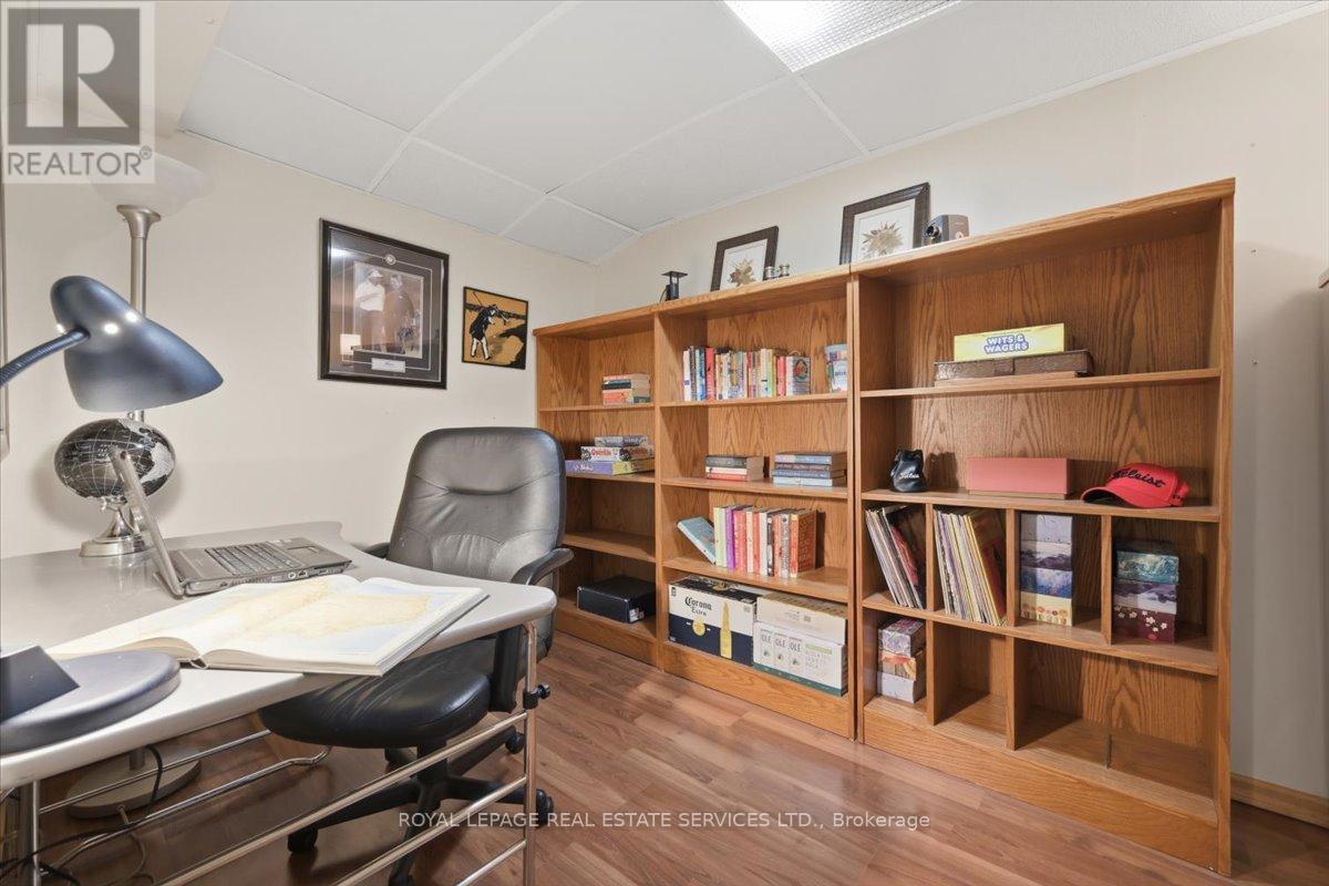 #24 4605 DONEGAL DRIVE - 33