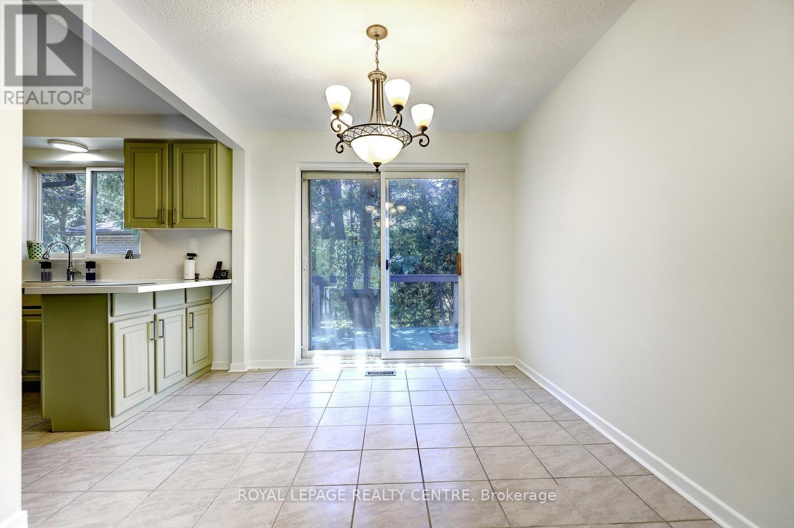 1621 HOBBS CRESCENT - 15