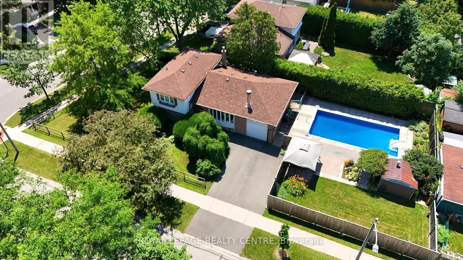 1621 HOBBS CRESCENT - 2
