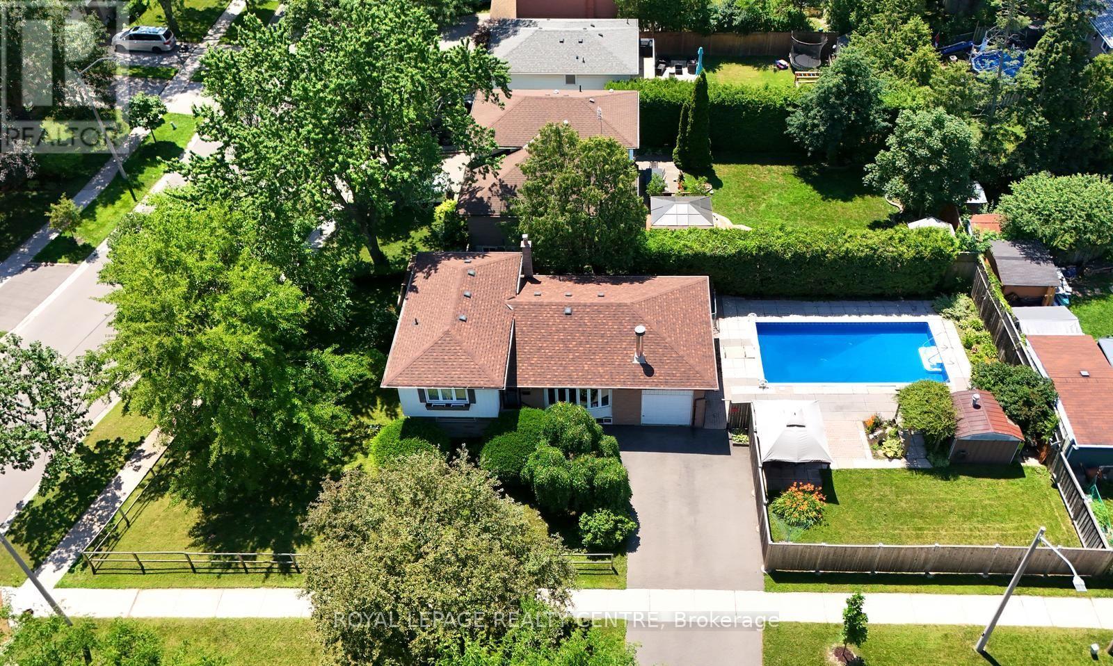 1621 HOBBS CRESCENT - 3