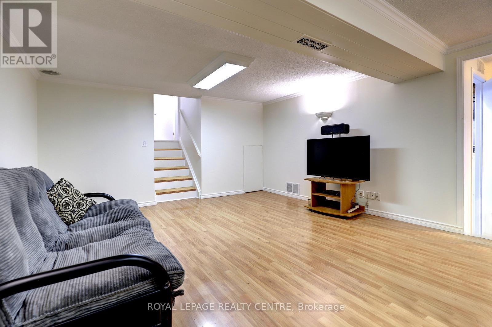 1621 HOBBS CRESCENT - 37