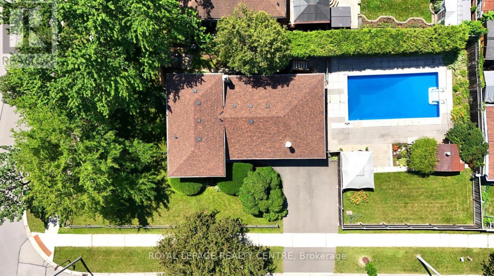 1621 HOBBS CRESCENT - 4