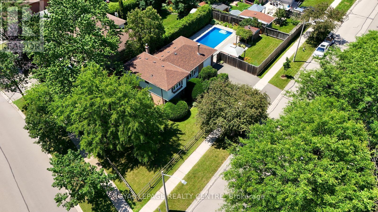 1621 HOBBS CRESCENT - 42