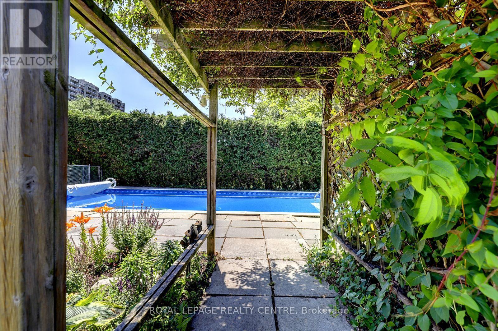 1621 HOBBS CRESCENT - 48