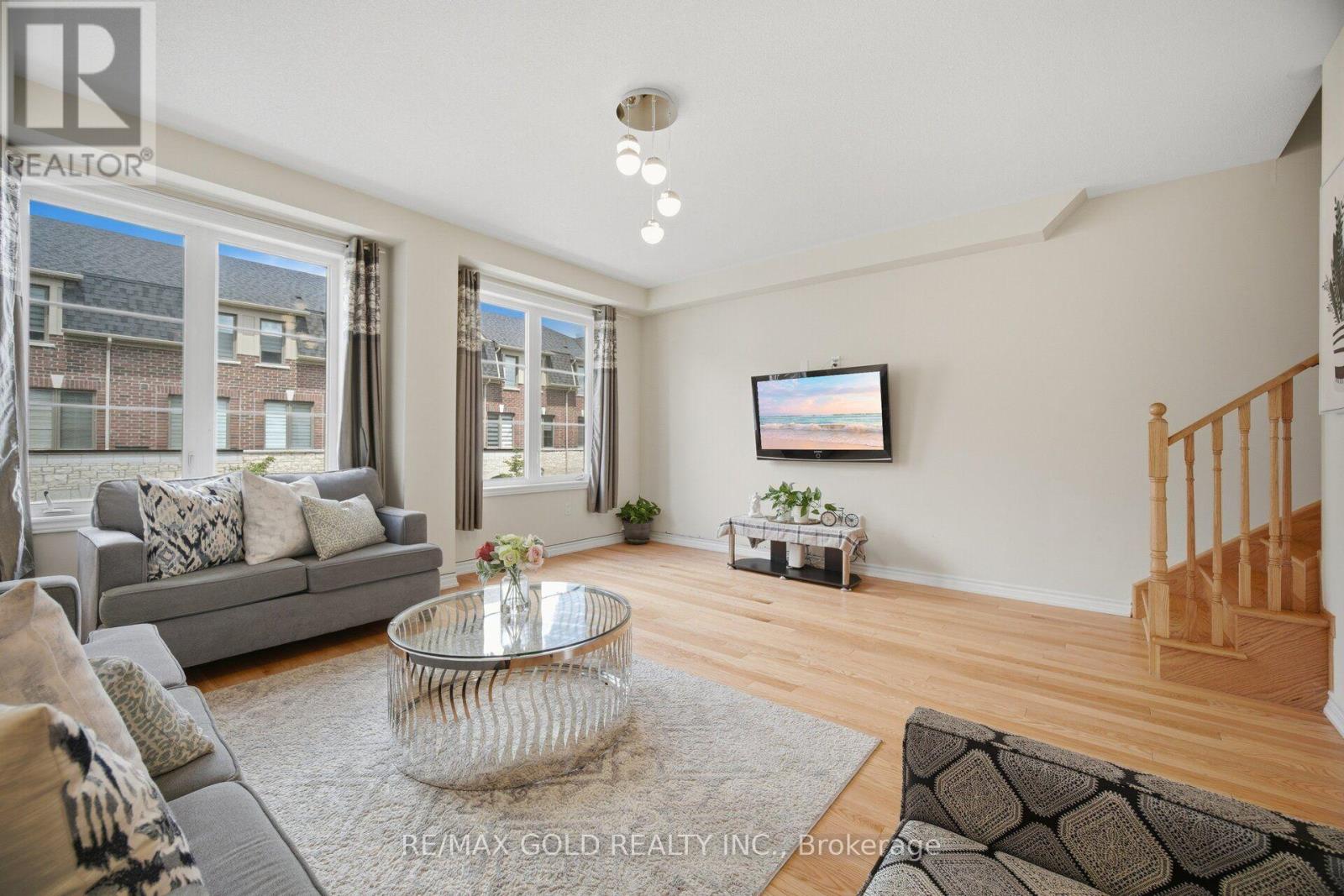 9 ARCOLA STREET - 18