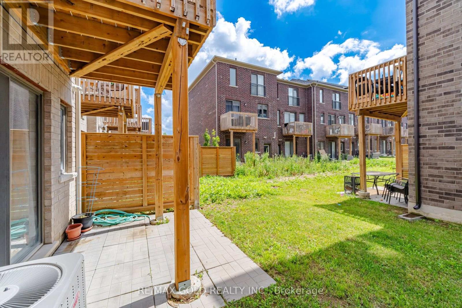 9 ARCOLA STREET - 34
