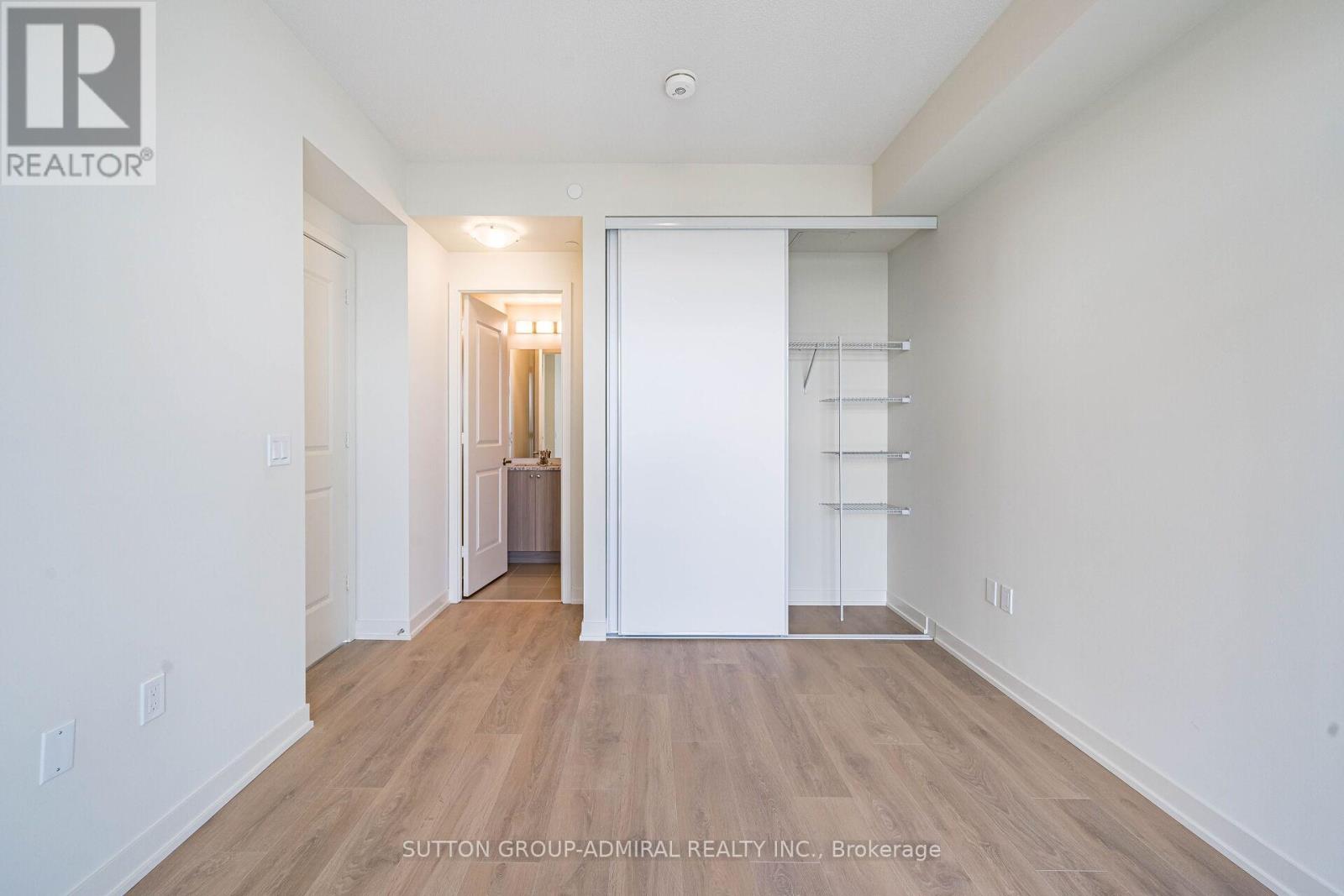#2205 38 ANNIE CRAIG DRIVE - 22