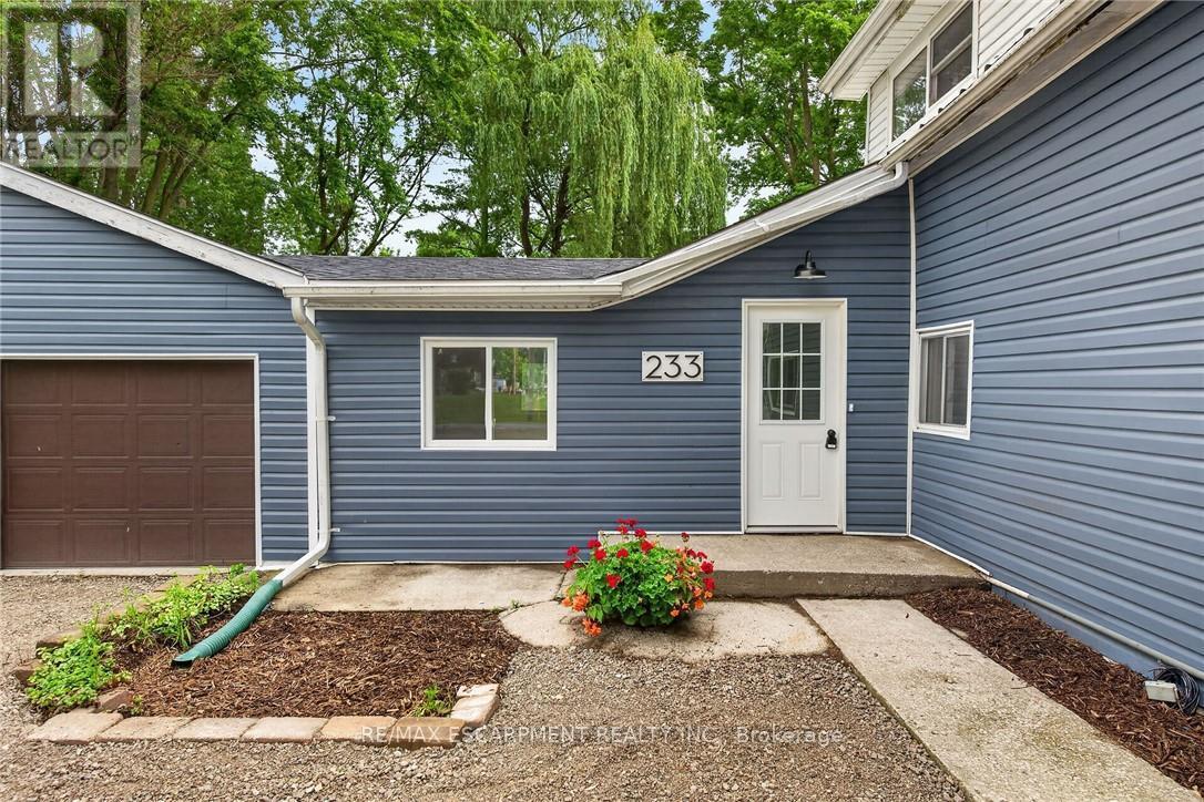 233 NORTH CAYUGA STREET W - 3