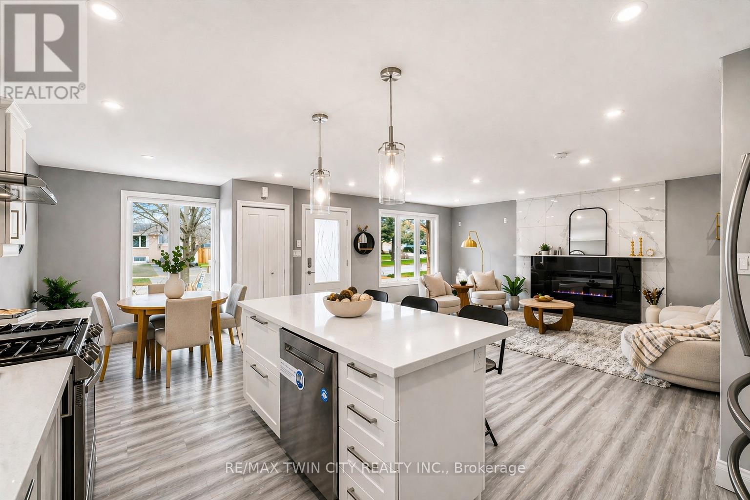 86 CARLYLE DRIVE - 1