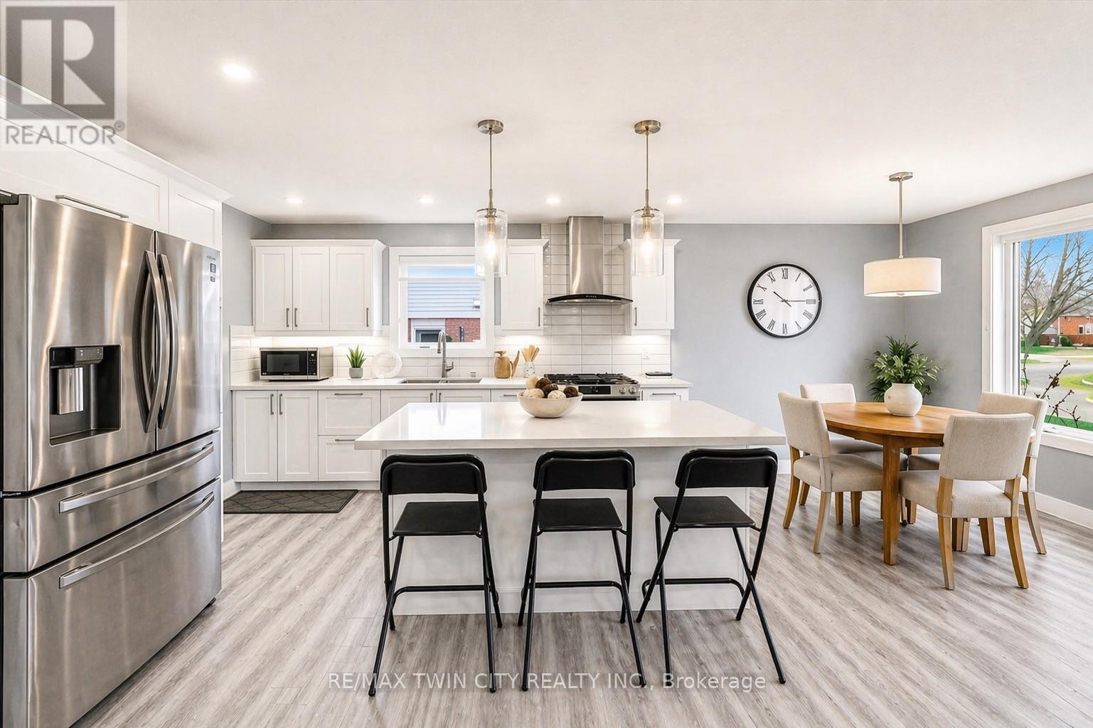 86 CARLYLE DRIVE - 11