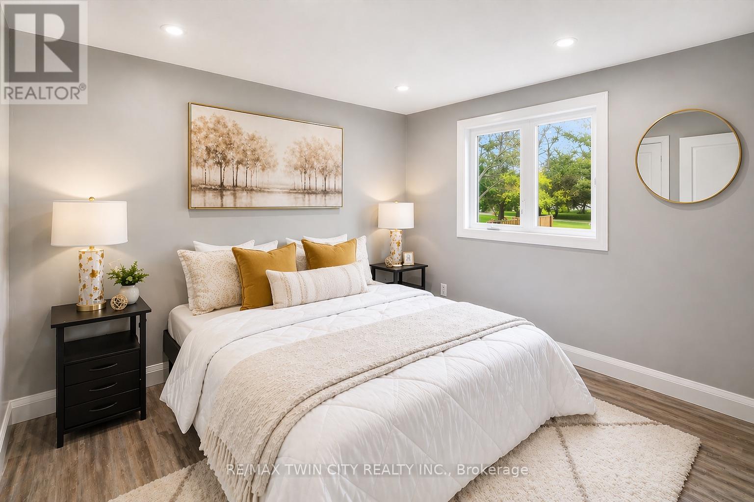 86 CARLYLE DRIVE - 21