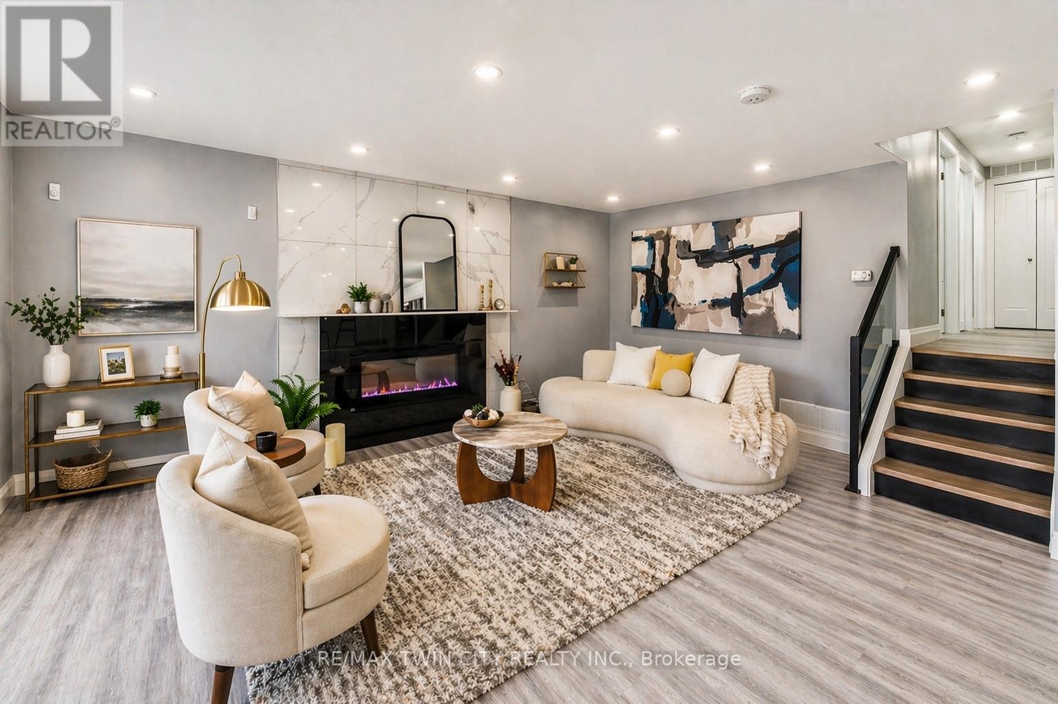 86 CARLYLE DRIVE - 6