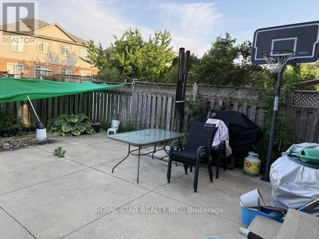 50 DEWRIDGE COURT - 33