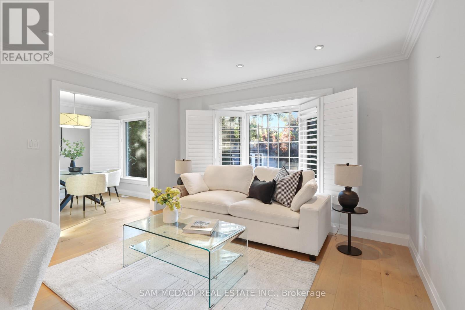 38 KENNINGHALL BOULEVARD - Image 15