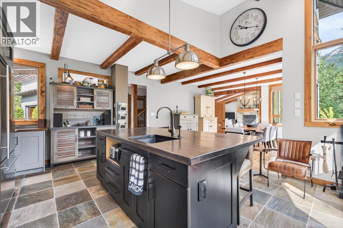 470 Canyon Trail - 15