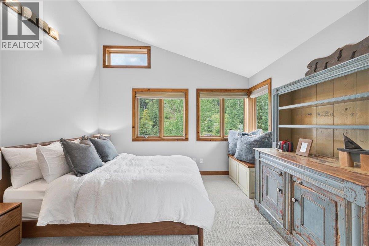 470 Canyon Trail - 40