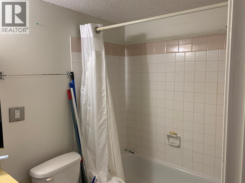 #211 5317 5 Avenue - 12