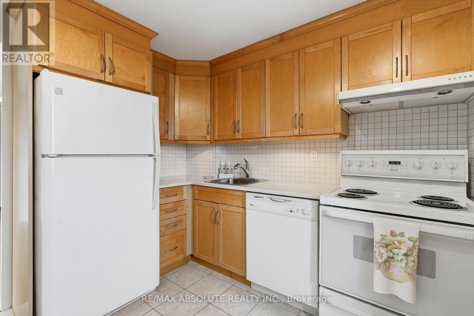#1010 915 ELMSMERE ROAD - 16