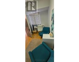 201 - 670 Bloor Street W, Toronto, ON M6G1L2 Photo 6