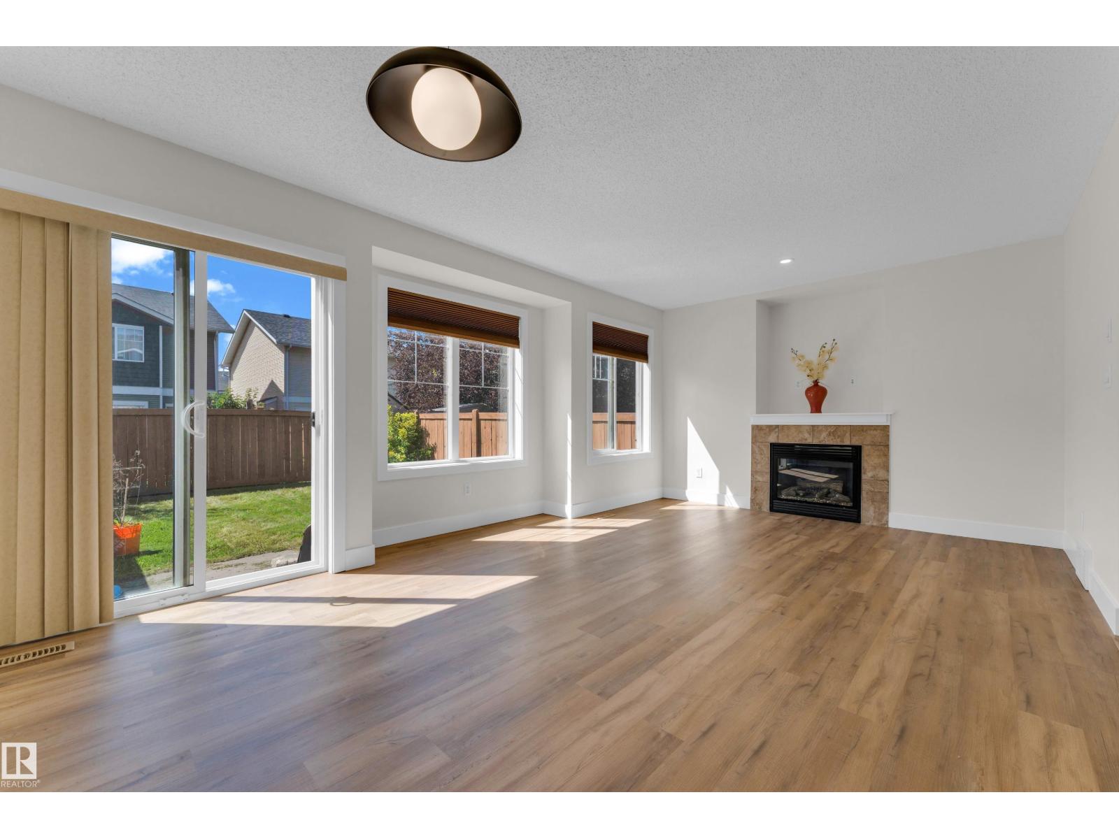 #64 14208 36 ST NW - 10
