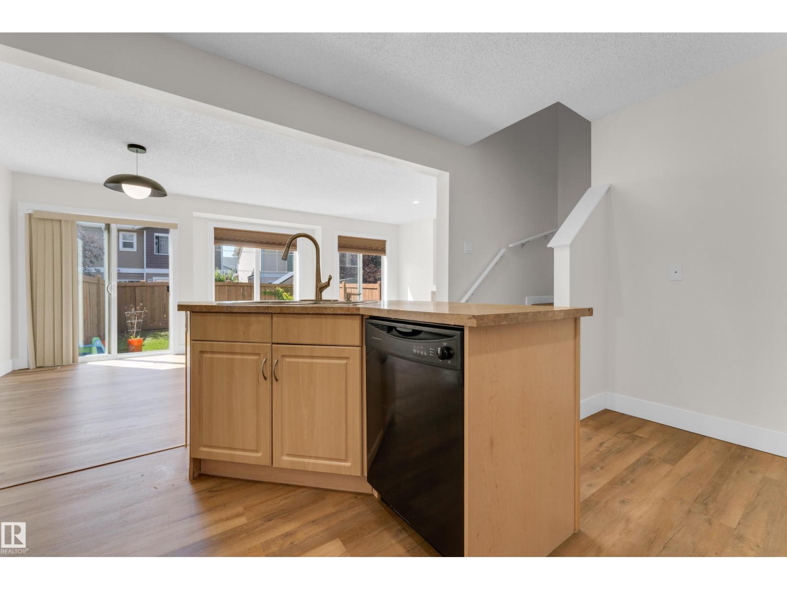 #64 14208 36 ST NW - 16