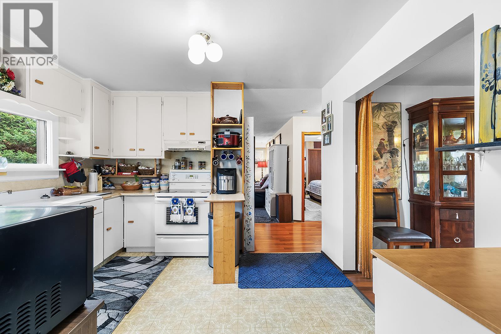 911 32nd Avenue S - 10