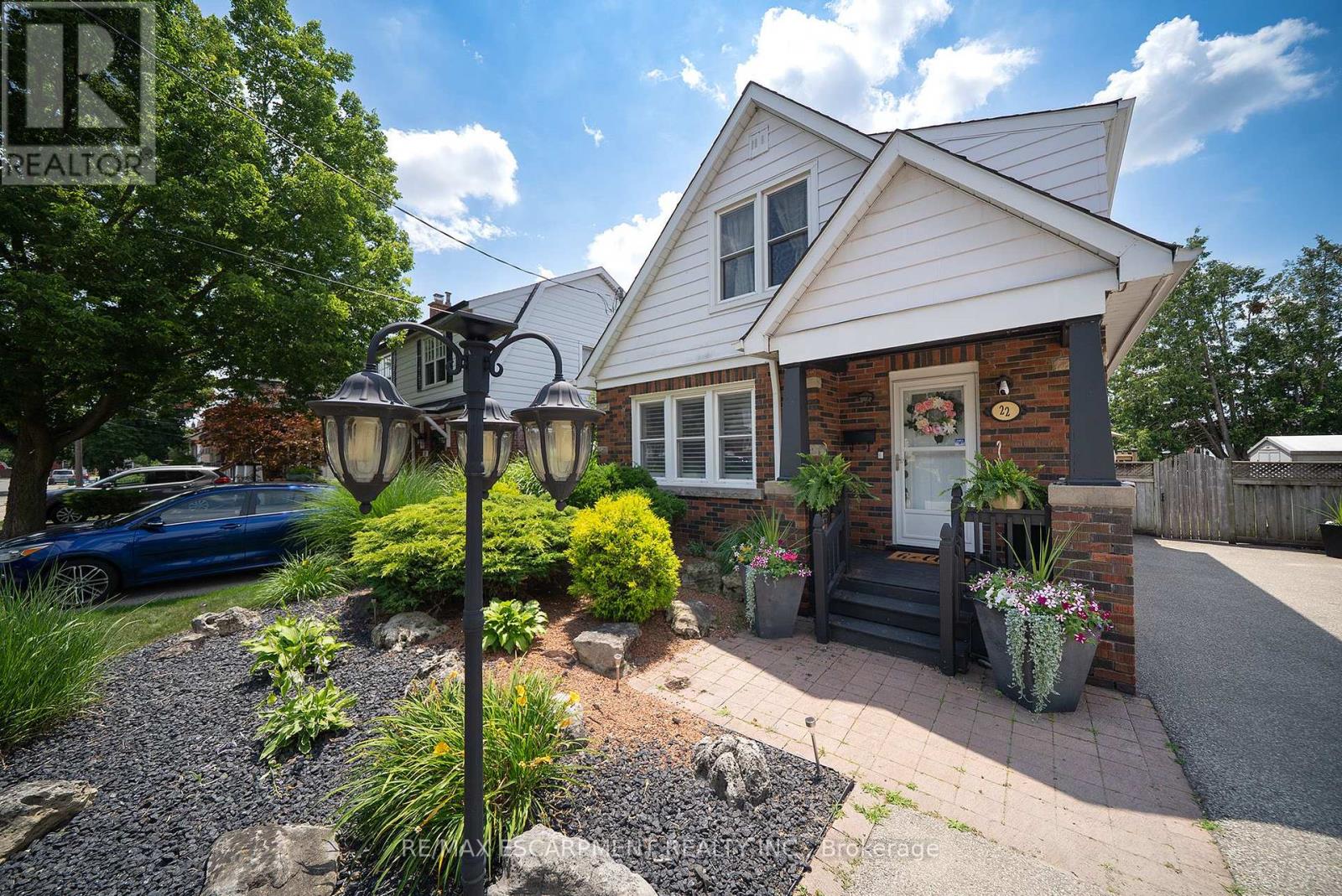 22 BURWELL STREET - 1