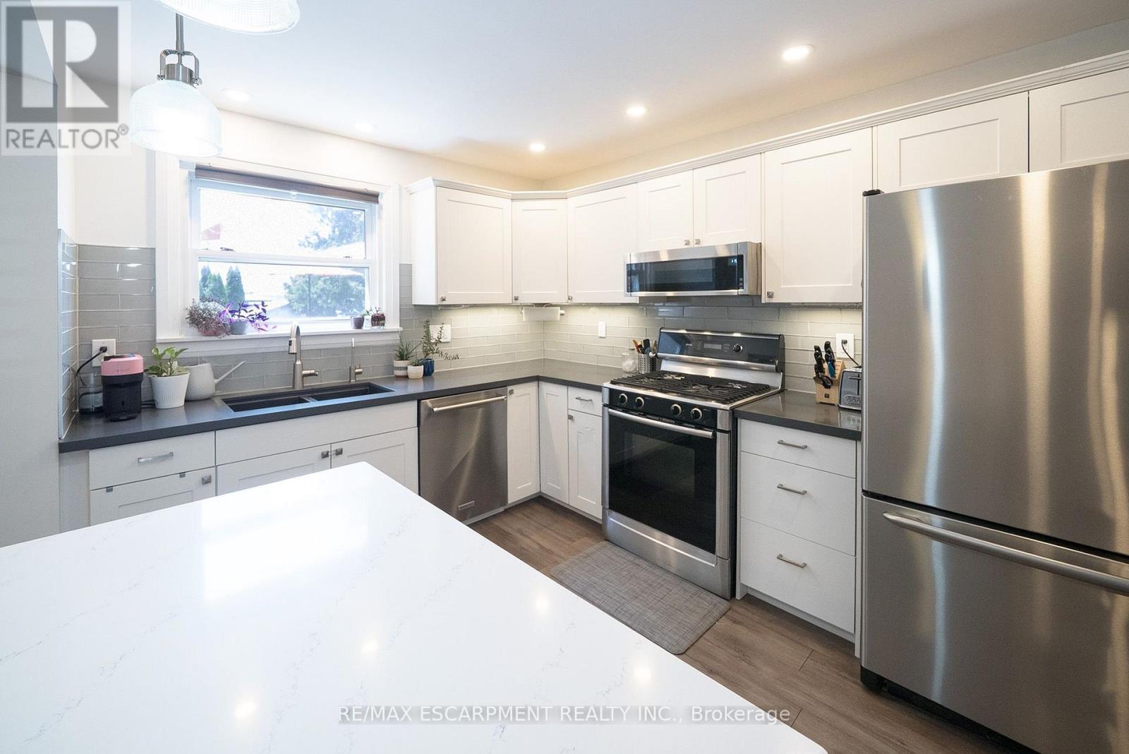 22 BURWELL STREET - 9