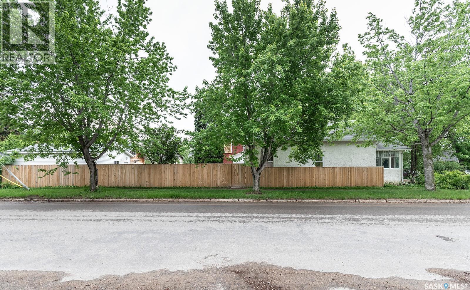 840 8th AVENUE N - 31