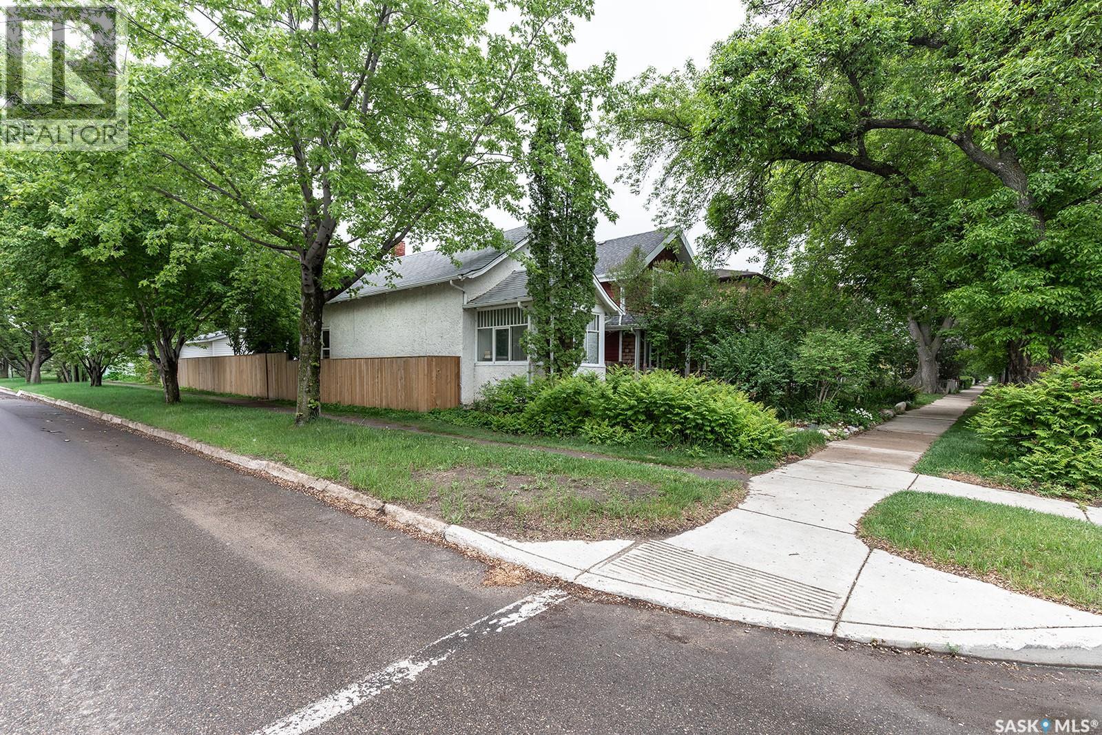 840 8th AVENUE N - 32