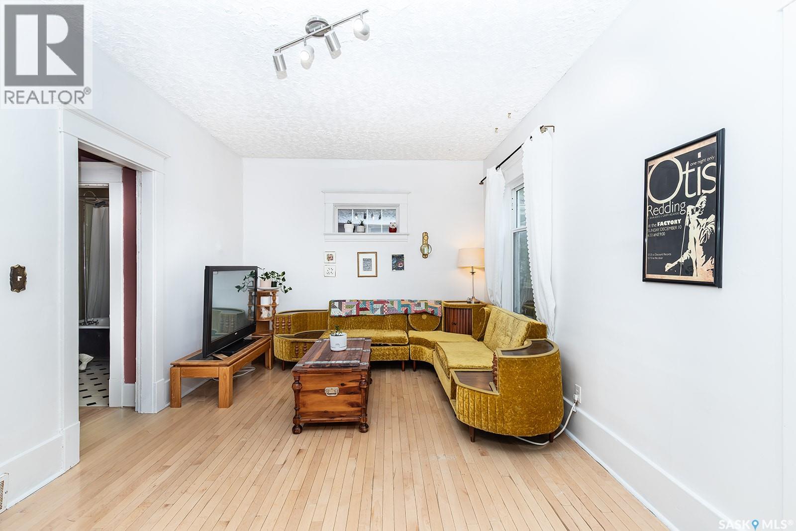 840 8th AVENUE N - 4