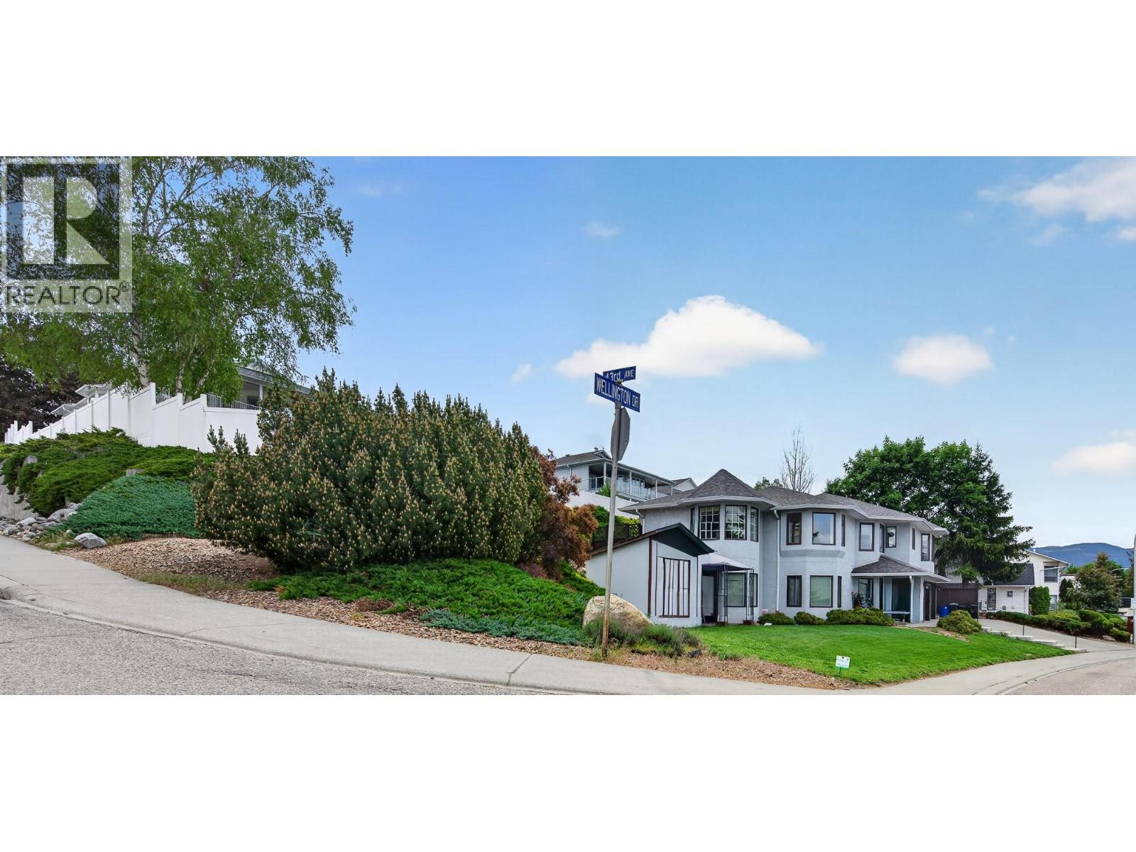 4221 Wellington Drive - 8