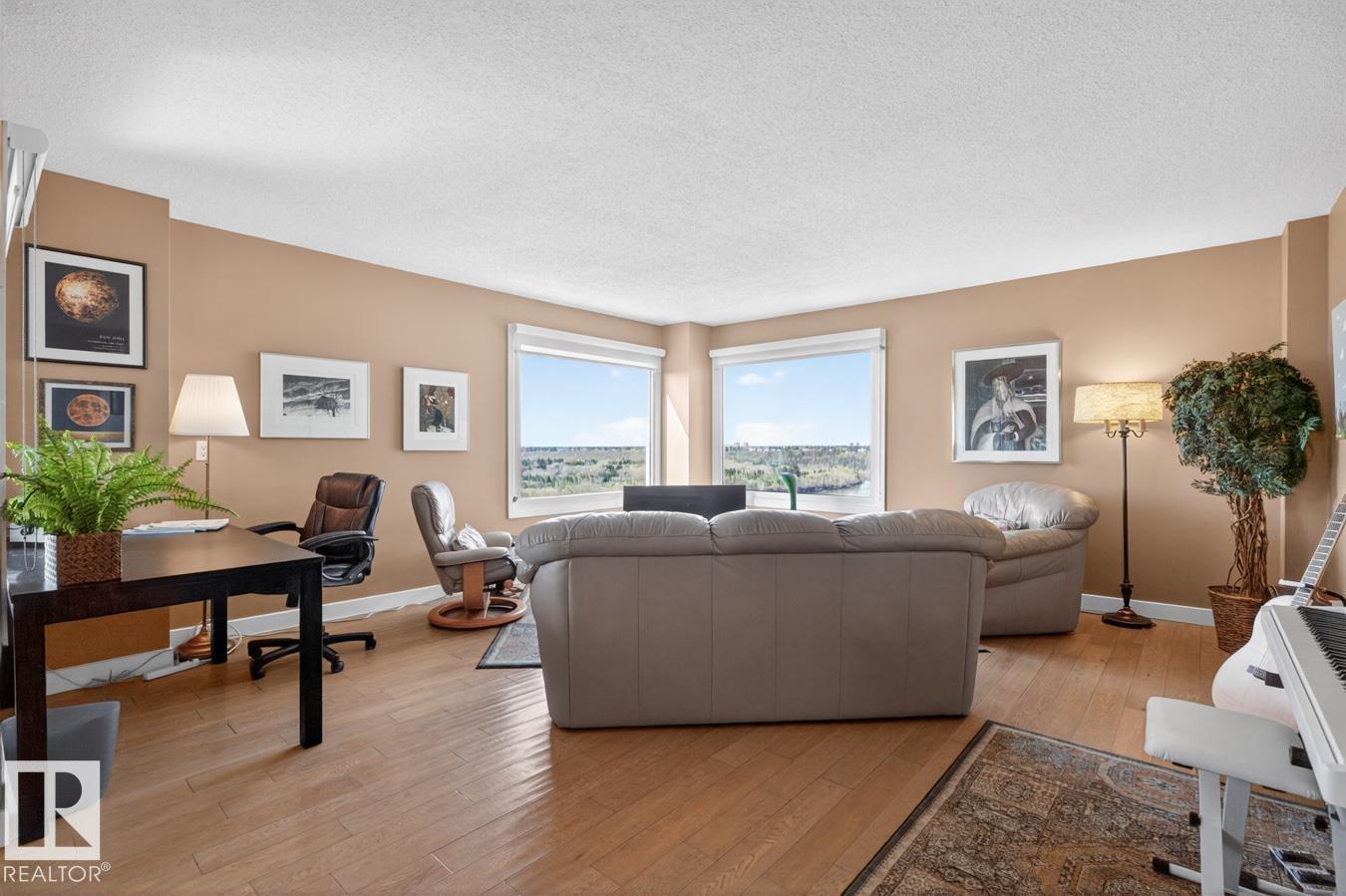 #602 12303 JASPER AV NW - 11
