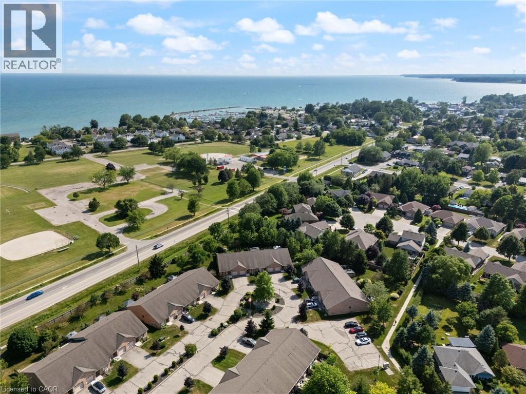 #16 19 SOMERSET Drive - 32