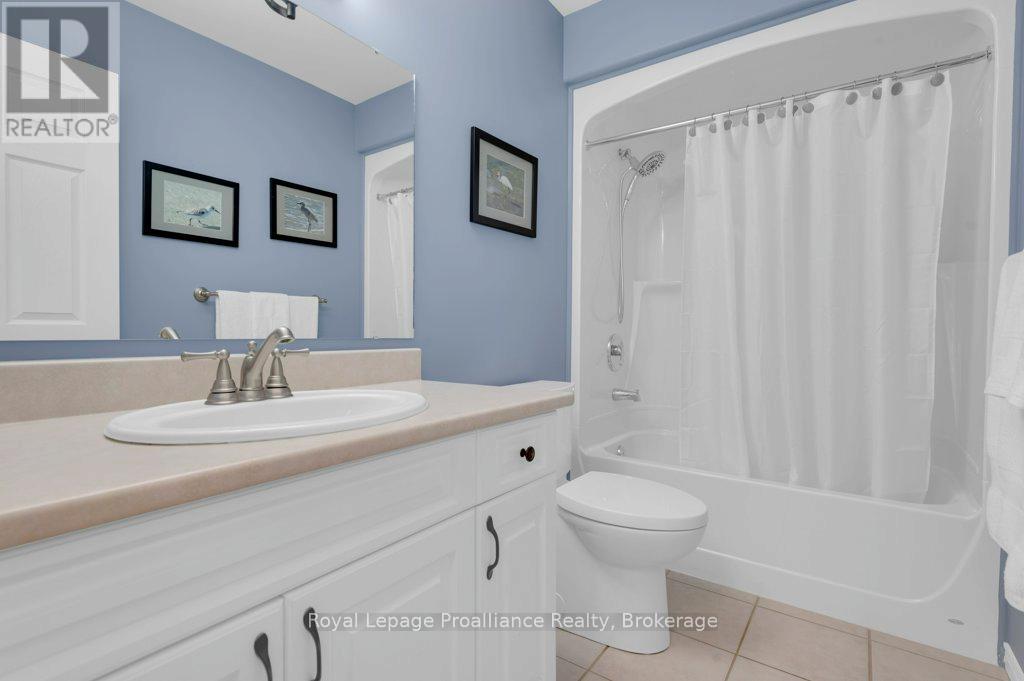 31 HEMLOCK CRESCENT - 26