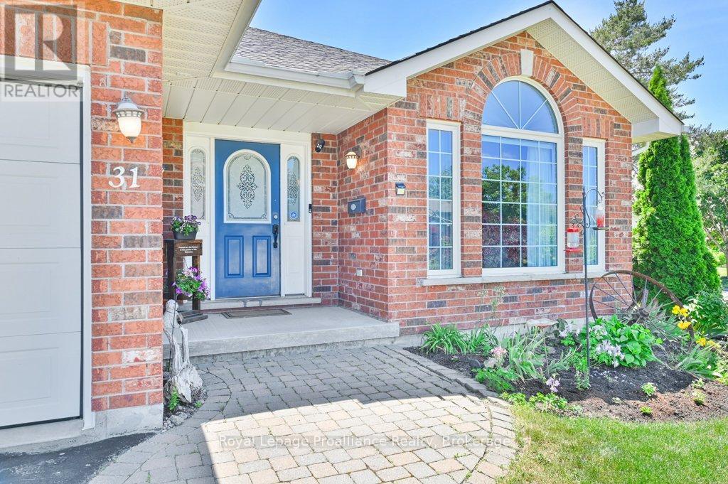 31 HEMLOCK CRESCENT - 4