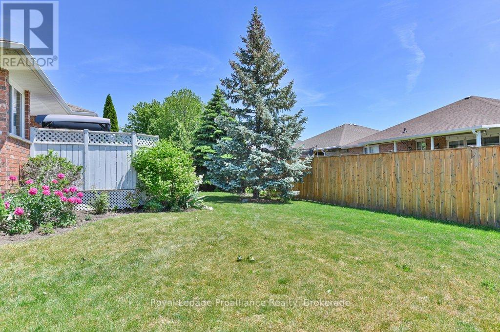 31 HEMLOCK CRESCENT - 43