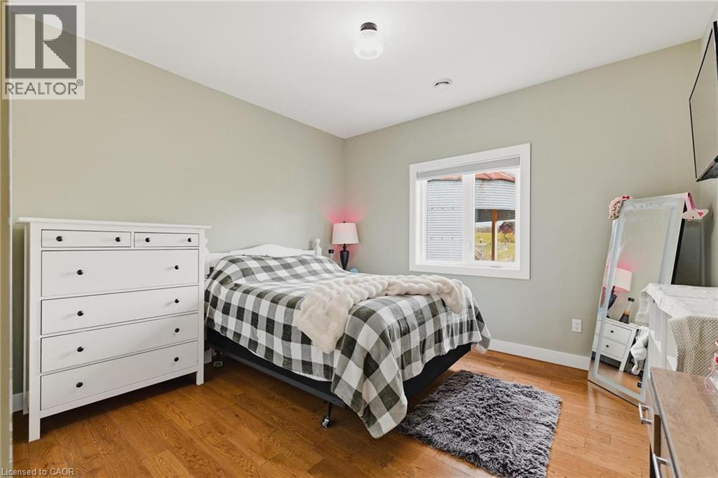 401372 GREY RD 4 - Image 25