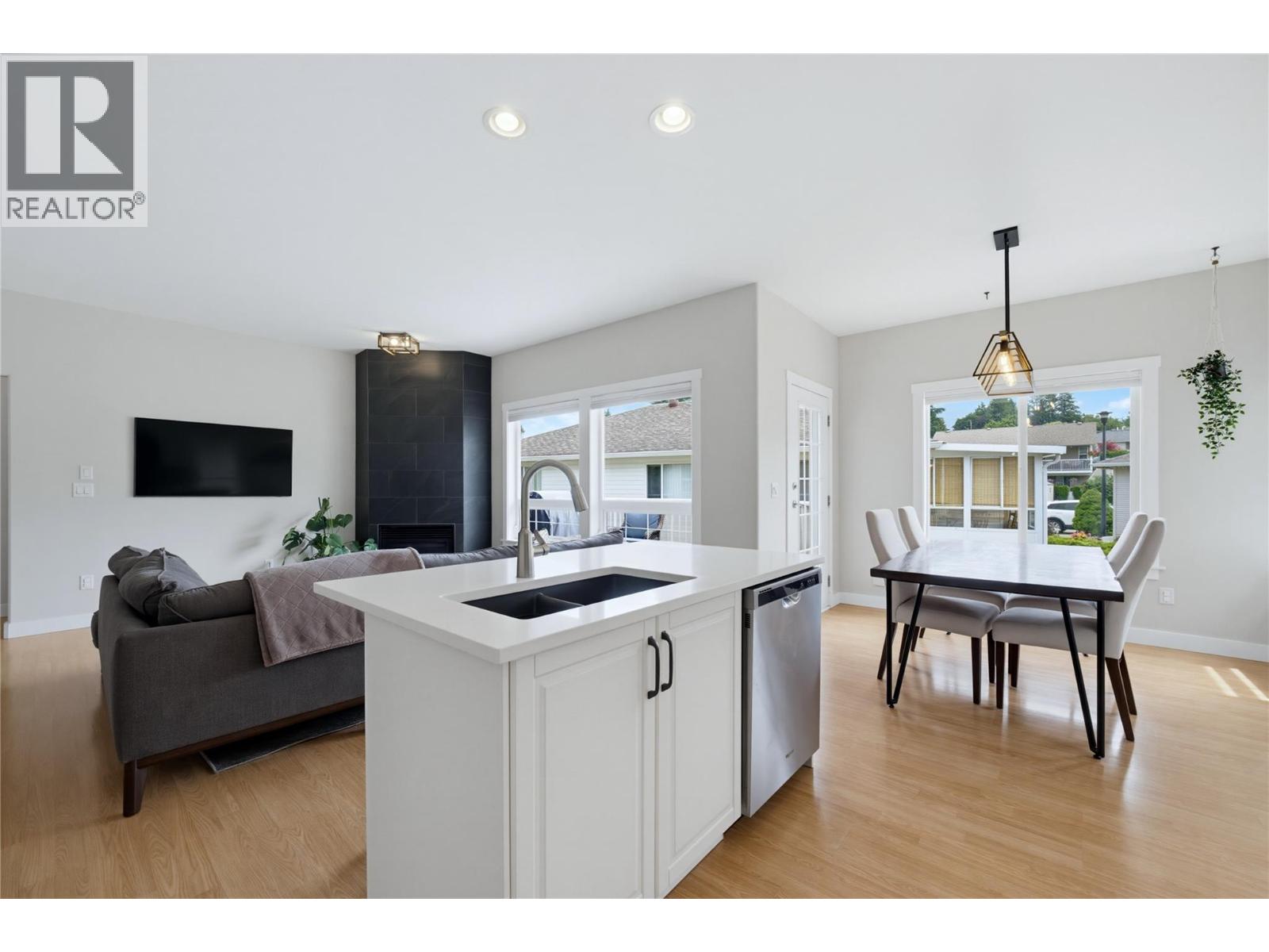 #23 801 20 Street NE - 23